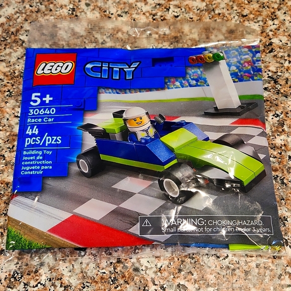 NEW LEGO City Race Car (30640) - Picture 2 of 7